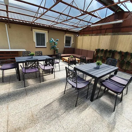 Harmonia Fahazak 公寓